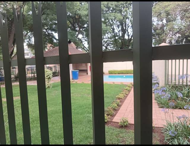 2 BEDROOM PROPERTY TO RENT IN NIEUW MUCKLENEUK